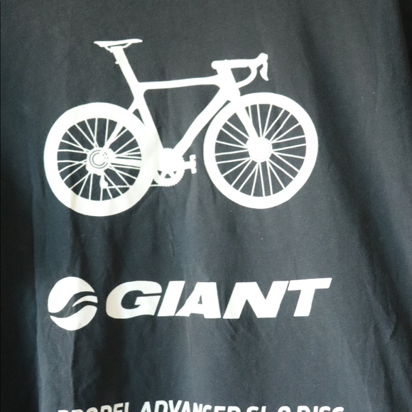 Like-new UniqloXGiant Bike Tee Size M - Picture 2 of 3